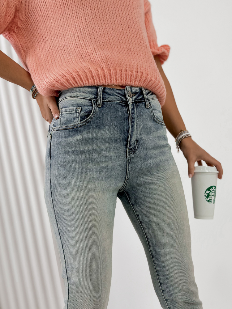 KELNĖS RAELLA JEANS