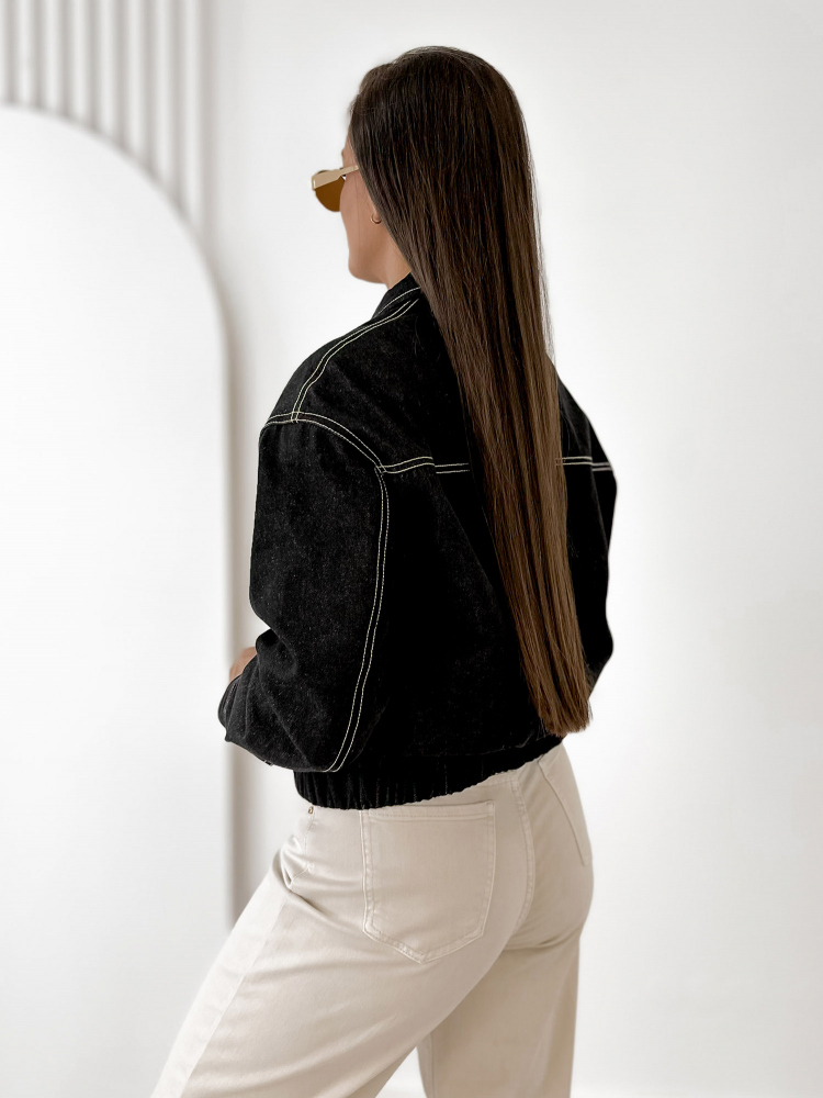 JAKA PATRICIA MELNA