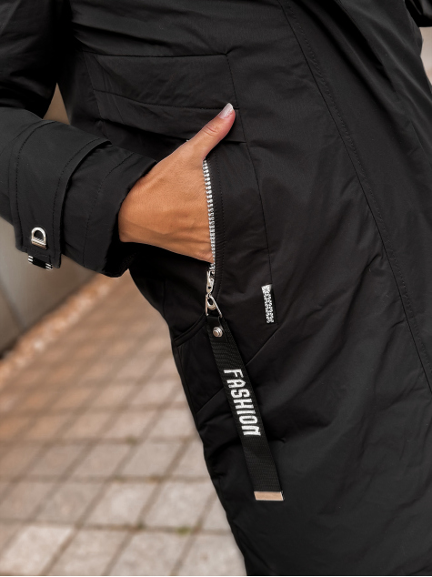 JACKE ADRANNA SCHWARZ
