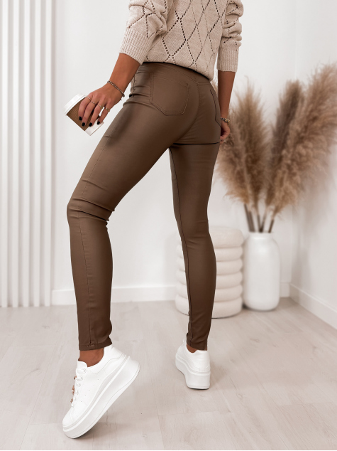 NADRÁG SIMA BŐR, MAGAS DERÉKKAL KARAMELL